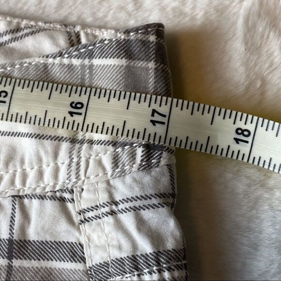 Cedar Wood State White Gray Plaid Capris Size 34 - Picture 7 of 9